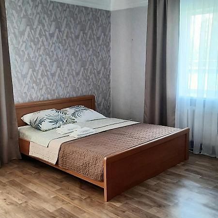 Guest House - Гостевой Частный Дом Днепър Екстериор снимка